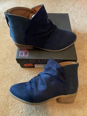 Corky’s Navy Suede Ankle Booties - Women's 9